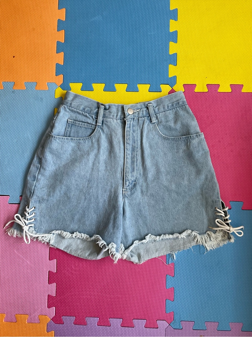 🌻Boho‎ Festival High-Rise Light Blue Denim Lace-Up Frayed Hem Shorts Size 4
